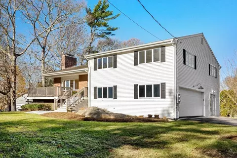 320 County Rd, Bourne, MA 02532 photo 2