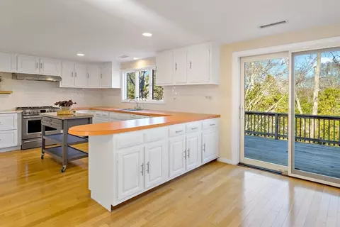 320 County Rd, Bourne, MA 02532 photo 11
