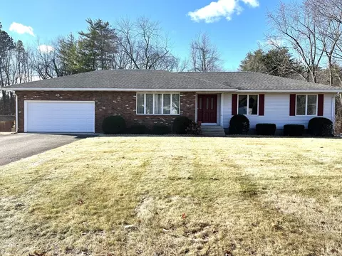 82 Mclean Pkwy, Ludlow, MA 01056