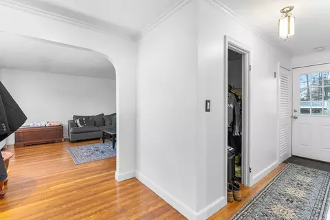 9 Walter St, Worcester, MA 01609 photo 4
