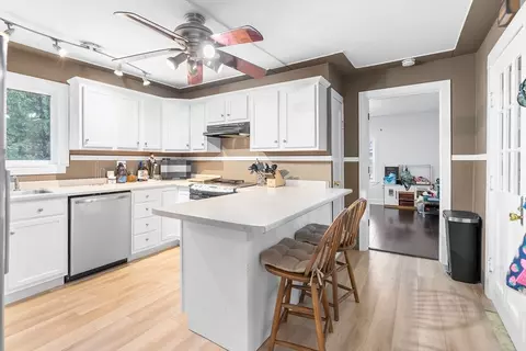 9 Walter St, Worcester, MA 01609 photo 5