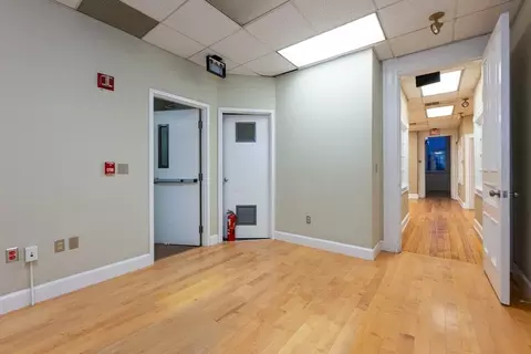 37 Kirk St, Lowell, MA 01852 photo 10