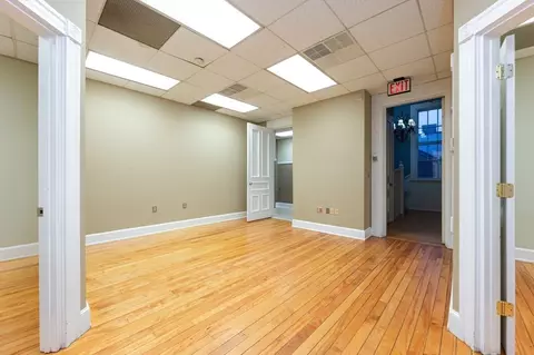 37 Kirk St, Lowell, MA 01852 photo 5
