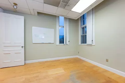 37 Kirk St, Lowell, MA 01852 photo 11