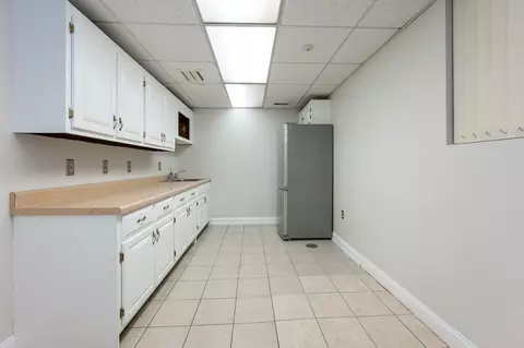 37 Kirk St, Lowell, MA 01852 photo 32
