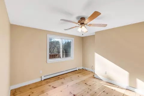 Bedroom - 300 Wethersfield St, Rowley, MA 01969 photo 1 of 8