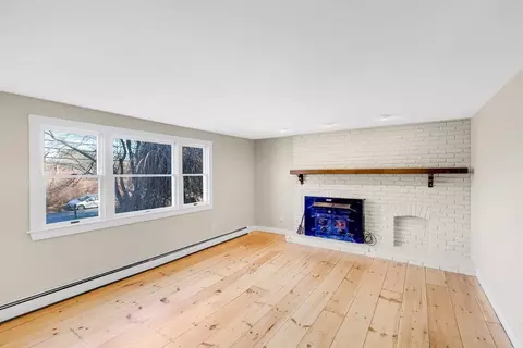 Living - 300 Wethersfield St, Rowley, MA 01969 photo 1 of 7