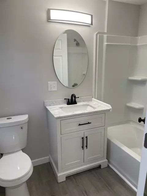 81 James St, Springfield, MA 01105 photo 9