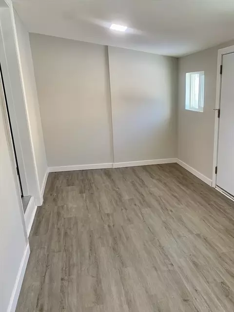 81 James St, Springfield, MA 01105 photo 17
