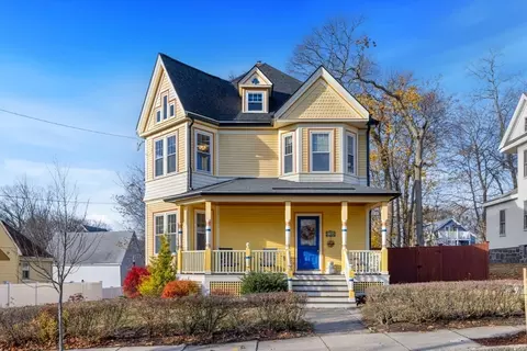 136 Hawthorne St, Malden, MA 02148