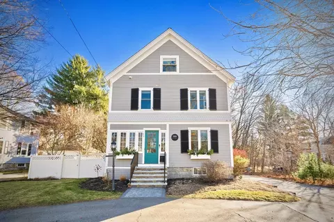 99 Elm St, Andover, MA 01810