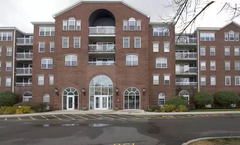 50 Boatswains Way #303, Chelsea, MA 02150