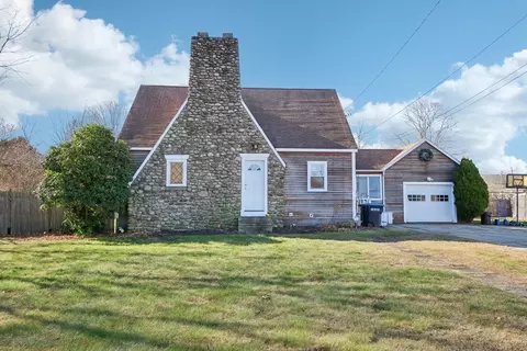 11 Newton Ave, Oxford, MA 01540