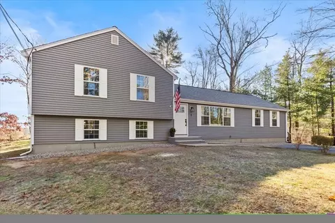 1 Briar Path Way, Carver, MA 02330
