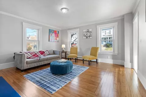 Living - 89 Maple St, Gardner, MA 01440 photo 2 of 2
