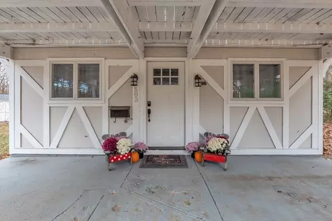 503 Hilltop Rd, Lancaster, MA 01523 photo 3