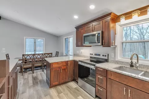 503 Hilltop Rd, Lancaster, MA 01523 photo 10