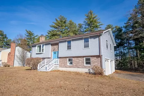 11 Kania St, Easthampton, MA 01027