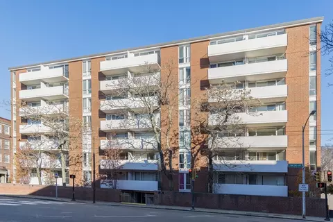 29 Concord Ave #303, Cambridge, MA 02138
