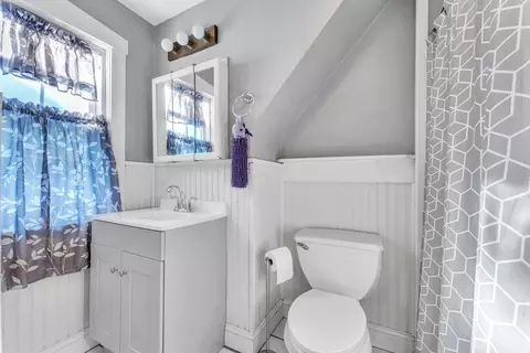 Bath - 47 Eckington St, Springfield, MA 01108 photo 1 of 2