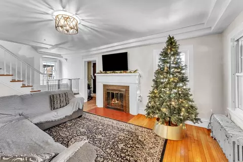 Living - 47 Eckington St, Springfield, MA 01108 photo 1 of 3