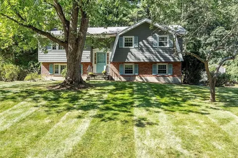 23 Purcell Dr, Chelmsford, MA 01824