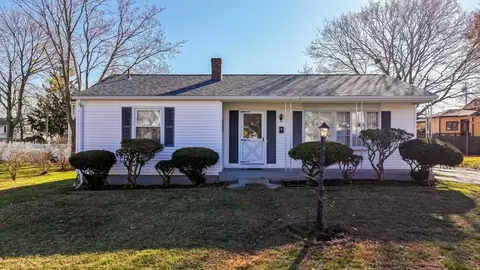 46 Aquidneck St, New Bedford, MA 02744