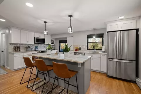 140 S High St, Foxboro, MA 02035