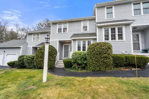 171 Laurelwood Dr #171, Hopedale, MA 01747
