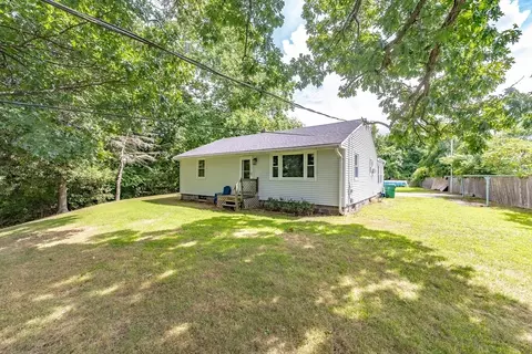 95 Baskin Dr, Chicopee, MA 01020 photo 5