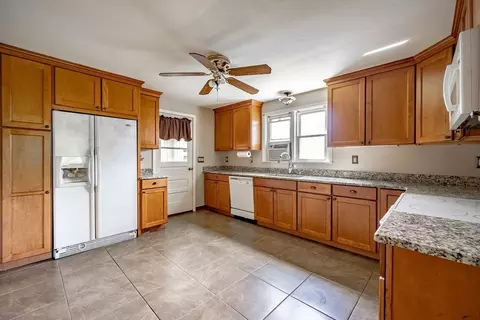 95 Baskin Dr, Chicopee, MA 01020 photo 18