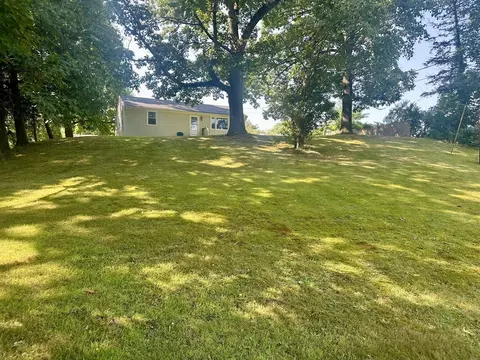 95 Baskin Dr, Chicopee, MA 01020 photo 4