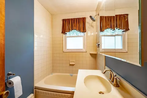 95 Baskin Dr, Chicopee, MA 01020 photo 28