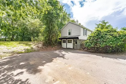 95 Baskin Dr, Chicopee, MA 01020 photo 8