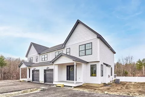 711 Massachusetts Ave #5, Lunenburg, MA 01462