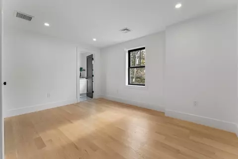 Bedroom - 12 Guild Rd #12, Needham, MA 02494 photo 3 of 5