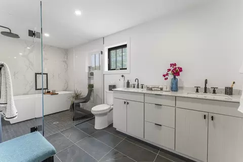 Bath - 12 Guild Rd #12, Needham, MA 02494 photo 3 of 6