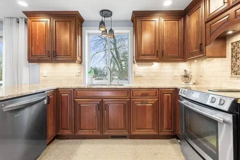 5 Reeves Rd, Maynard, MA 01754 photo 8