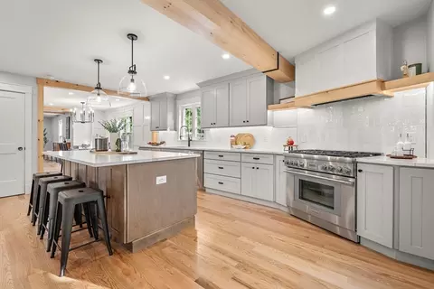 937 Blue Hill Ave, Milton, MA 02186