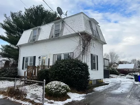 220 School St, Taunton, MA 02780