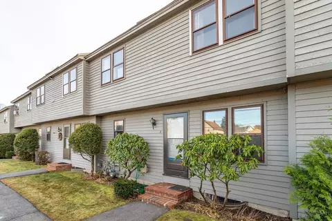 24 Beaver St #E, Lowell, MA 01850