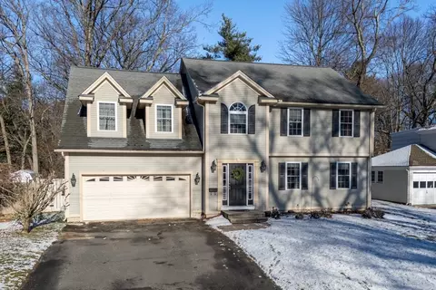 70 Hartwick St, Springfield, MA 01108