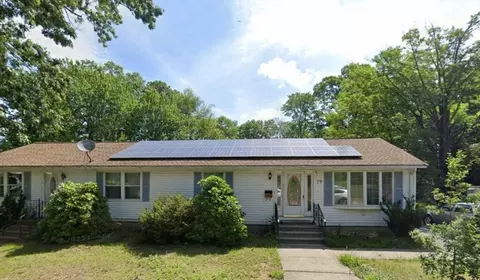 79 Shore Dr, Auburn, MA 01501