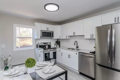 14 Dorothy Ave, Chicopee, MA 01020