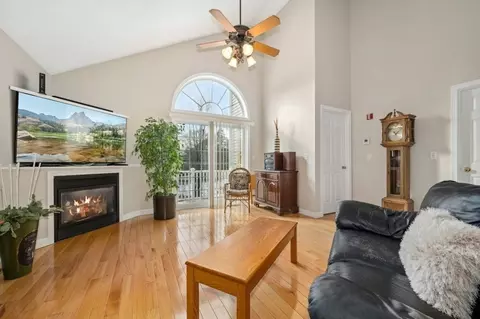 201 Village Ln #201, Bellingham, MA 02019
