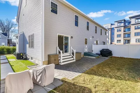Exterior - 5 Bennett St #2, Wakefield, MA 01880 photo 5 of 5