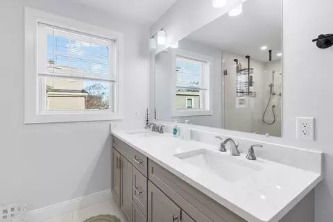Bath - 5 Bennett St #2, Wakefield, MA 01880 photo 5 of 5