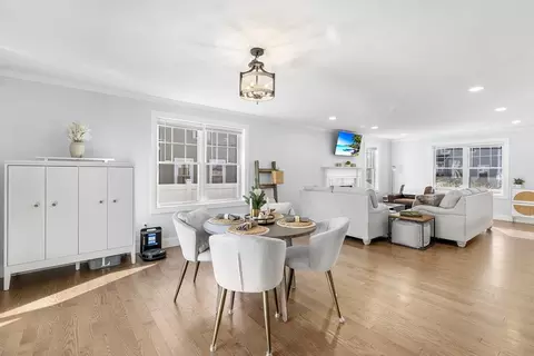 Dining - 5 Bennett St #2, Wakefield, MA 01880 photo 1 of 3