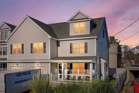 5 Bennett St #2, Wakefield, MA 01880