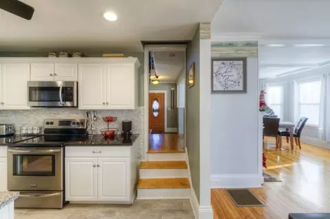 8 Vesper St, Worcester, MA 01602 photo 6